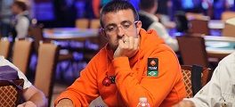 André Akkari Avança Short Stack no 7-Card Stud da WSOP
