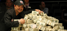 Jerry Yang Leiloa Relógio de Campeão da WSOP