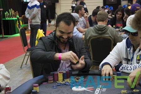 Ariel Bahia e Mais Três Brasileiros Avançam no Evento #31 da WSOP
