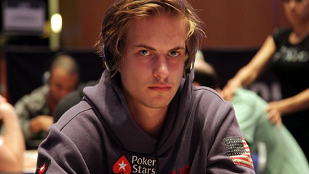 Viktor Blom e Phil Ivey Forram nos High Stakes
