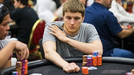 Akkari é Eliminado no Dia 2 do WPT LA Poker Classic, Sam Soverel Lidera