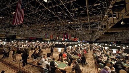 Turbeta da WSOP Forma Mesa Final em Apenas Um Dia
