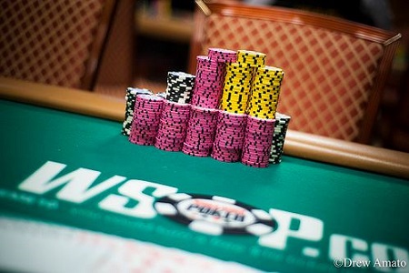 Mais Três Brasileiros Avançam no Colossus II da WSOP