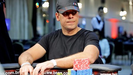 Rodrigo Pfeifer Lidera a Mesa Final do BSOP Balneário Camboriú