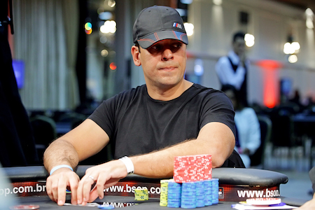 Rodrigo Pfeifer Lidera a Mesa Final do BSOP Balneário Camboriú