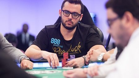 Gabriel Borges pega big blind com AA e é quinto no SCOOP #15 Medium, edição especial do Sunday Million