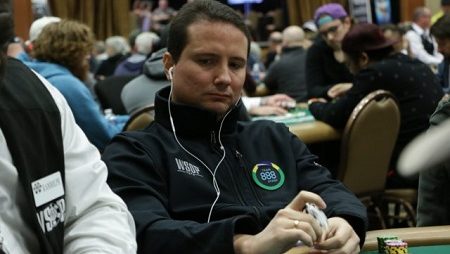 Bruno Foster Está na Semifinal do $1.000 Pot Limit Omaha