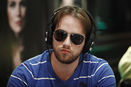 Evandro Vitoy Lidera Três Brasileiros no Dia 2 do Evento 37 da WSOP