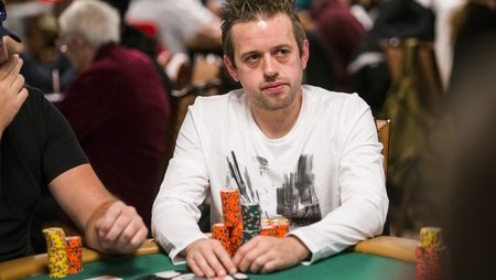 Kenny Hallaert Lidera Reta Final do Evento #36