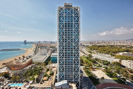 Jogadores Voltam a Denunciar Roubo em Hotel Durante Evento de Poker em Barcelona