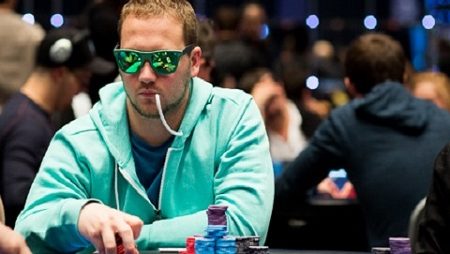 Carrasco de Akkari, Calvin Anderson Lidera 13 Remanescentes no US$ 10.000 Razz Championship