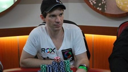 Tag Team da WSOP Tem Carlos Mavca e Gabriel Neto no Dia Final