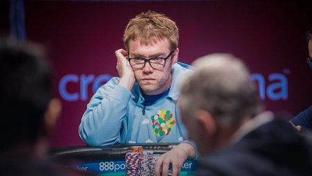 Michael Dyer Assume Liderança do Main Event da WSOP e Joe Cada Segue na Briga; Confira os Seis Classificados