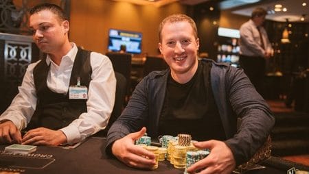Mike Del Vecchio Assume Liderança no Main Event do Aussie Millions “Sem Perder um Pote no Dia”, Saiba Mais