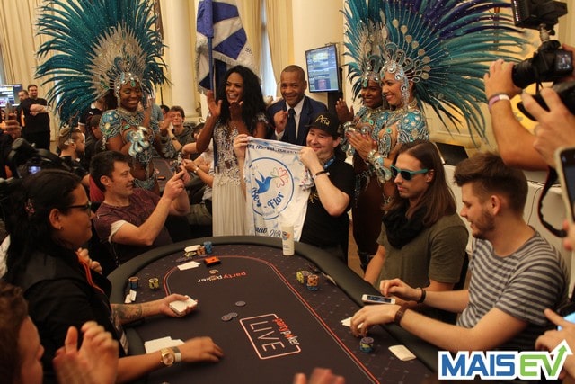 Phil Hellmuth escola de samba
