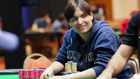 Fernando Araújo é o líder em fichas do Dia 3 do Main Evento do BSOP