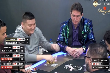 Live At The Bike Tem All-In Triplo em Flop Cabuloso