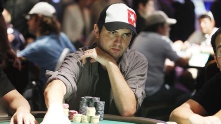 Murilo Figueredo Avança em Terceiro ao Dia 3 do Evento #23 da WSOP
