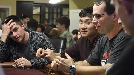 Universidade dos EUA disponibiliza curso completo de poker