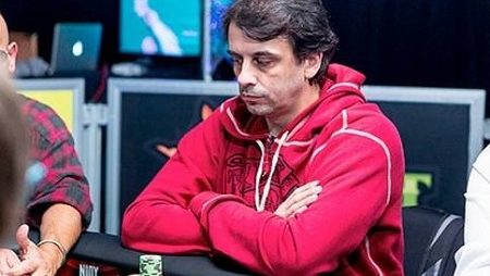 Fábio Freitas lidera três brasileiros nas duas mesas finais do Main Event Medium 2nd Chance do SCOOP