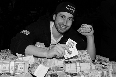 Estuprador? Campeão do Main Event da WSOP Jonathan Duhamel é acusado de estupro