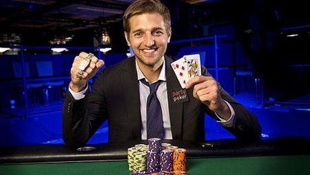 Tony “Panoramic” Dunst faturou seu segundo bracelete ao vencer o Evento #21: $777 NLH 6-Handed da WSOP Online