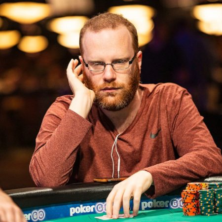 Negreanu, Hellmuth e Matusow tentam evitar tri de Adam Friedman no Evento #36 da WSOP