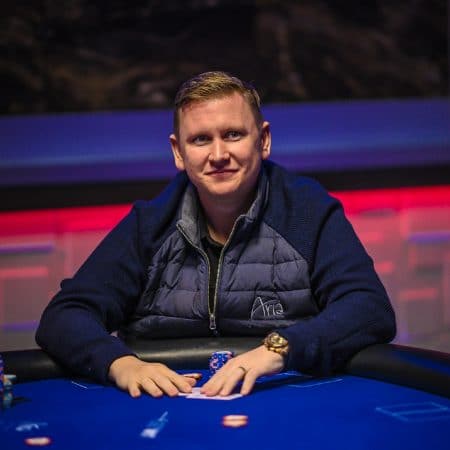 Ben Lamb avança com stack gigante no Dia 2 do $25K PLO High Roller da WSOP
