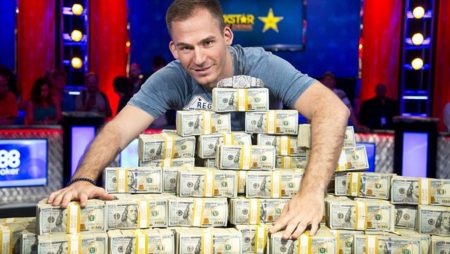 Justin Bonomo volta a ser o número 1 do mundo