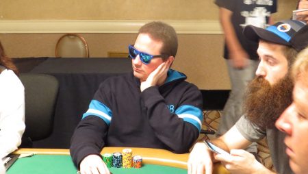 No top 3, Bruno Foster lidera 15 brasileiros no Dia 1B no Colossus da WSOP