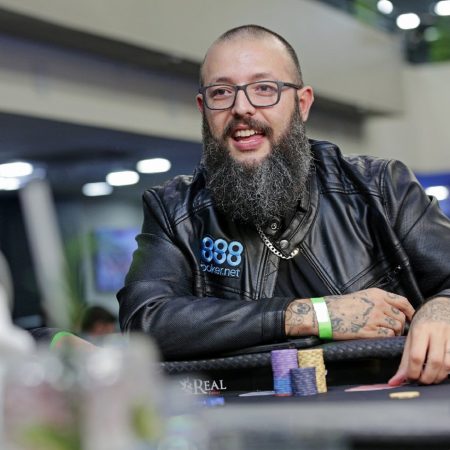 Caue Moura puxa a fila de brasileiros classificados para o dia Dia 2 do 888poker LIVE Madri