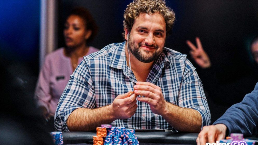 João Simão avança em segundo e leva quarteto brasuca ao Dia 3 do US$ 3K NLH da WSOP