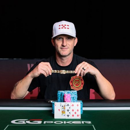 Bombeiro Scott Dulaney apaga adversários e é campeão do Evento #31 da WSOP