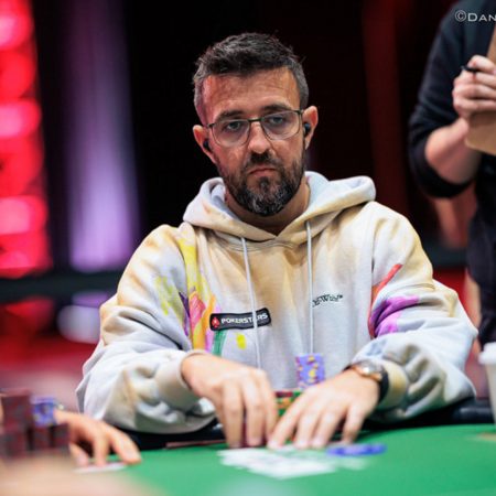 André Akkari lidera Evento 91 da WSOP, Bruno Volkman e Felipe Mojave avançam no Evento 90