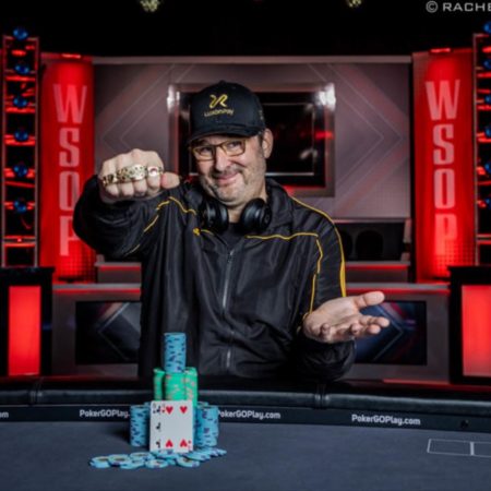 Phil Hellmuth vence o Super Turbo Bounty e conquista o 17º bracelete da WSOP