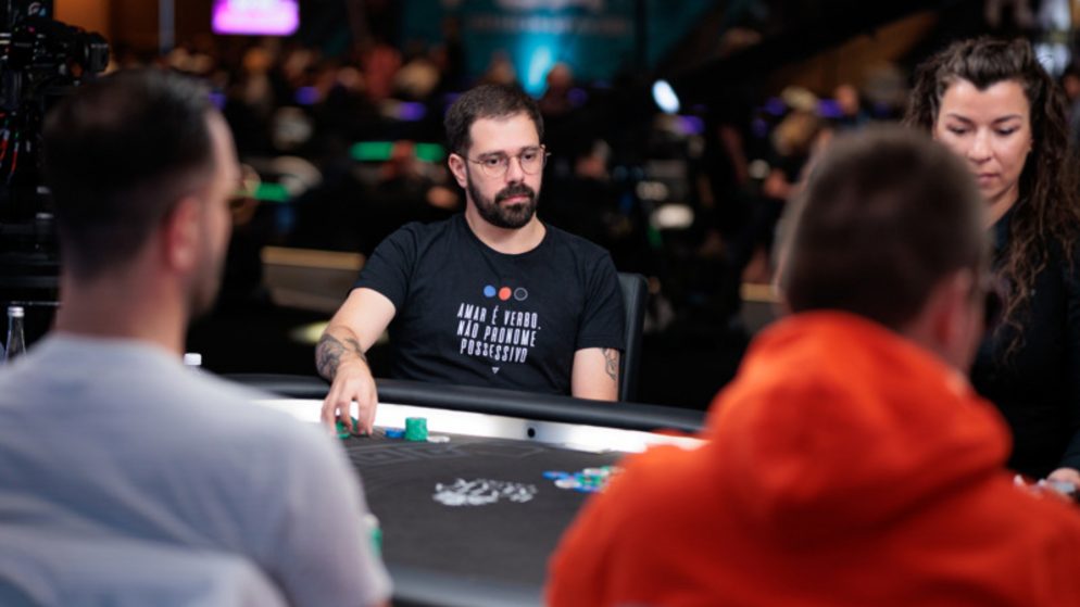 Felipe Boianovsky lidera 17 brasileiros nos dias iniciais do Estrellas Poker Tour