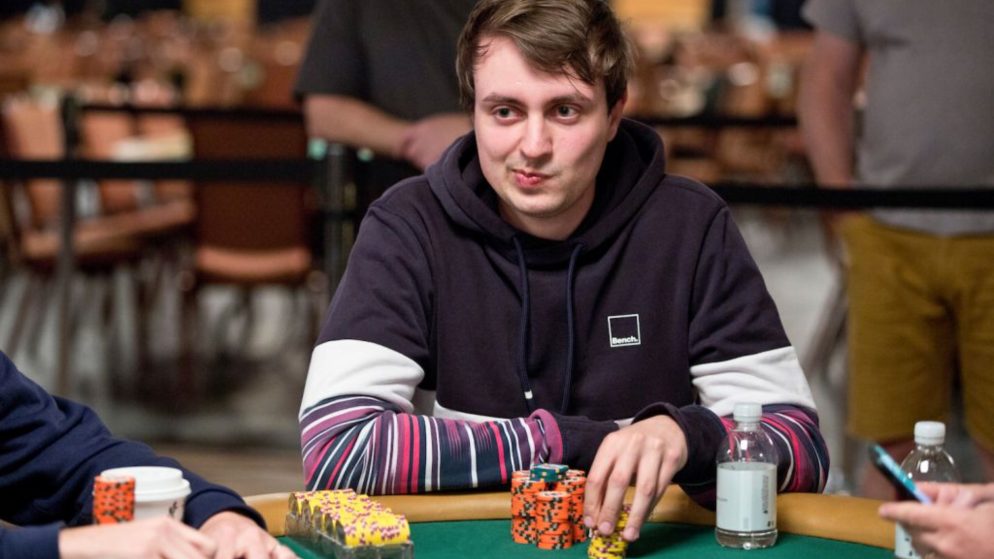 Leonard Maue segue na ponta e Allan Mello continua como melhor brasileiro no Ranking Mundial Online