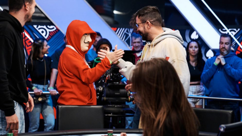 João Sydens e André Akkari estão entre os seis finalistas do Main Event do EPT Barcelona
