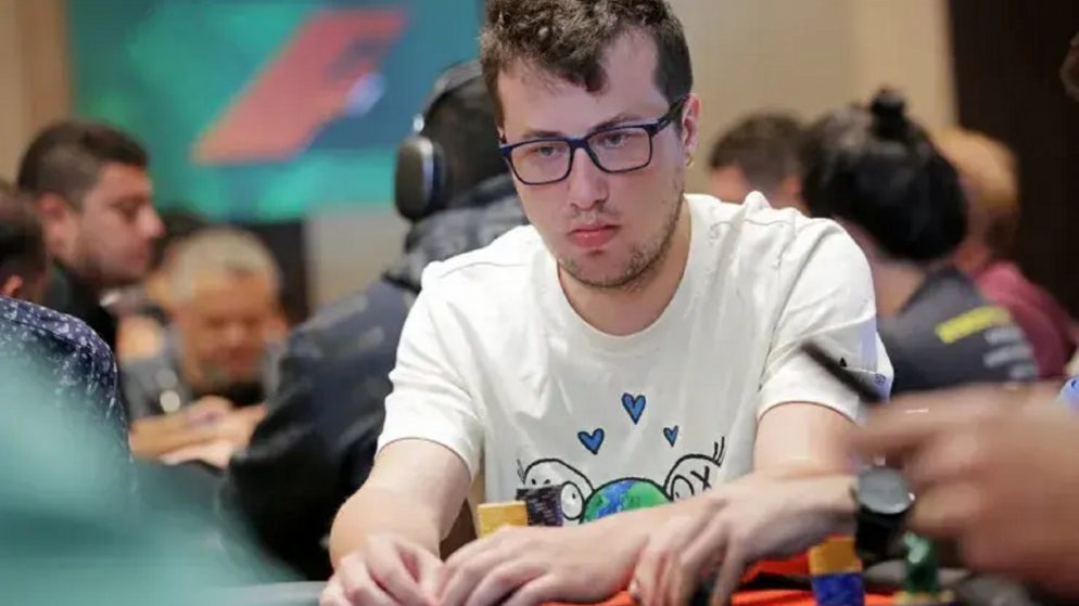 Gabriel Schroeder é ouro no $525 Bounty Hunters HR Deepstack da WSOP Online