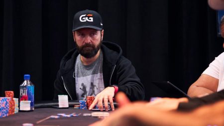 Daniel Negreanu está na mesa final do US$ 15K PLO PKO da PLO Series