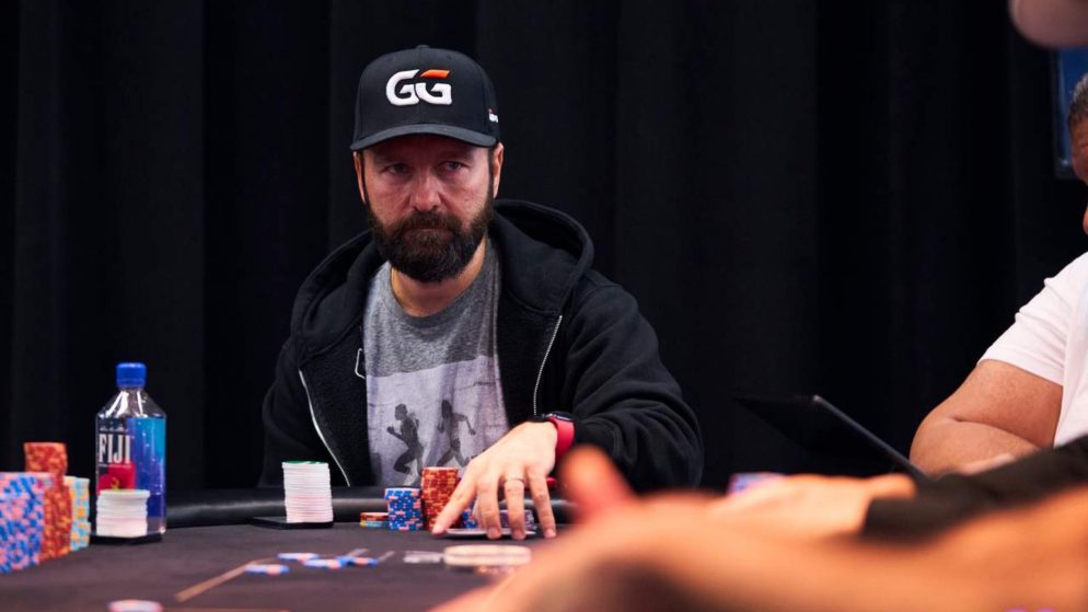 Daniel Negreanu está na mesa final do US$ 15K PLO PKO da PLO Series