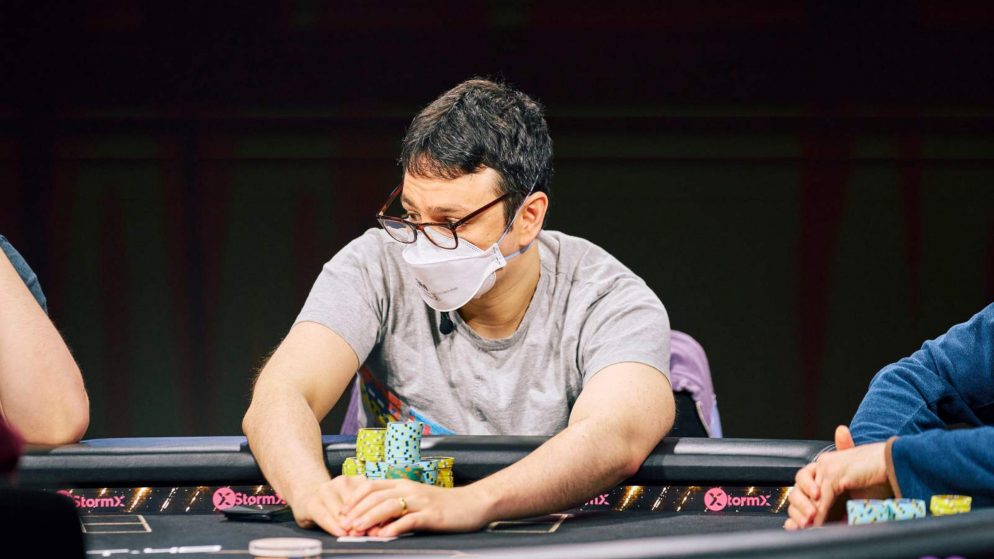 Isaac Haxton é o líder disparado na FT do Super High Roller Bowl PLO