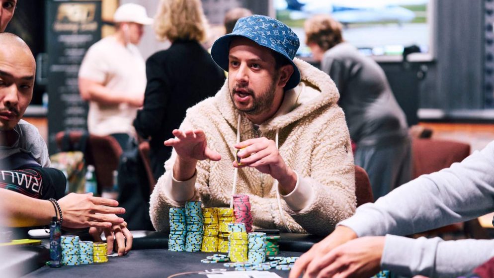 Jared Bleznick lidera Dia 1 do Super High Roller Bowl PLO