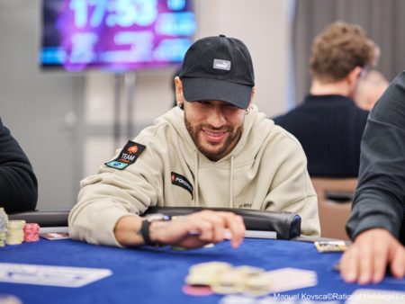 Neymar avança ao Dia 2 do R$ 25K Invitational do BSOP Winter