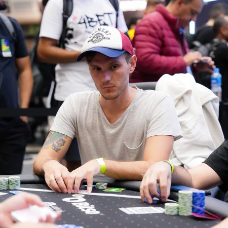 Alisson Piekazewicz é campeão do $530 Bounty Builder High Roller