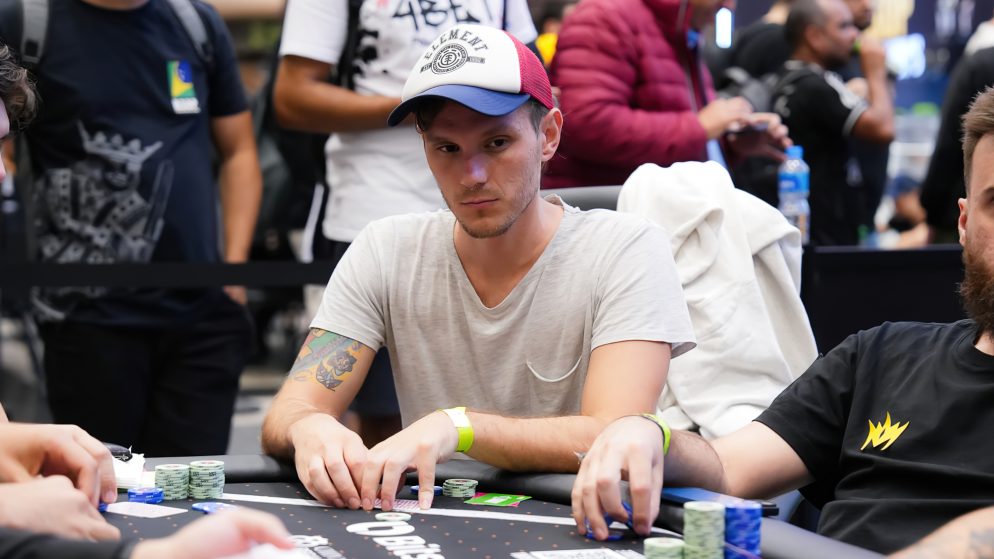 Alisson Piekazewicz é campeão do $530 Bounty Builder High Roller