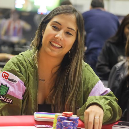 Bárbara Akemi garante mais um bracelete da WSOP Online para o Brasil