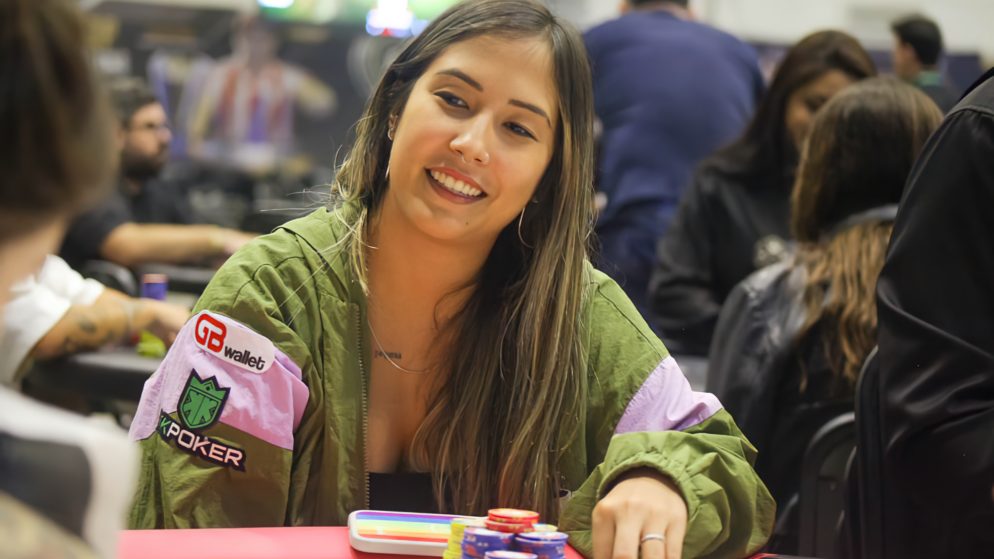 Bárbara Akemi garante mais um bracelete da WSOP Online para o Brasil