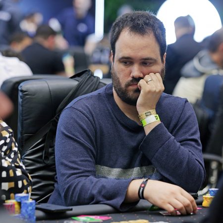 Bernardo Dias é campeão do $530 Bounty Builder HR
