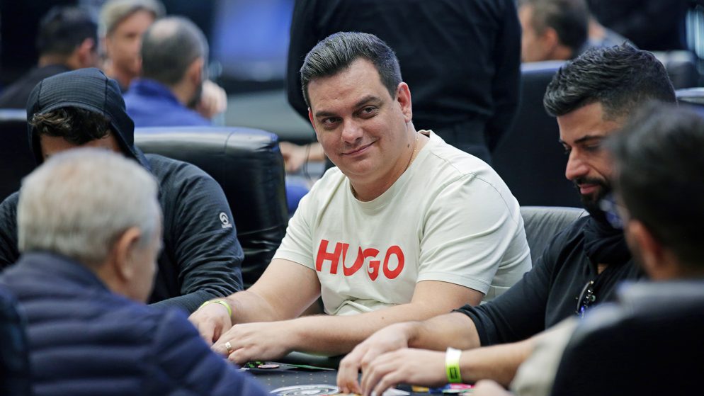 Paulo Drummond e Caio Hey avançam no pódio ao Dia Final do US$ 1K PLO Mystery